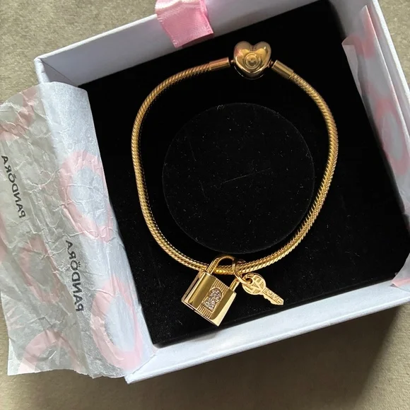 Pandora Heart Clasp Snake Chain Bracelet with Padlock & Key Dangle Charm - Picture 3 of 6